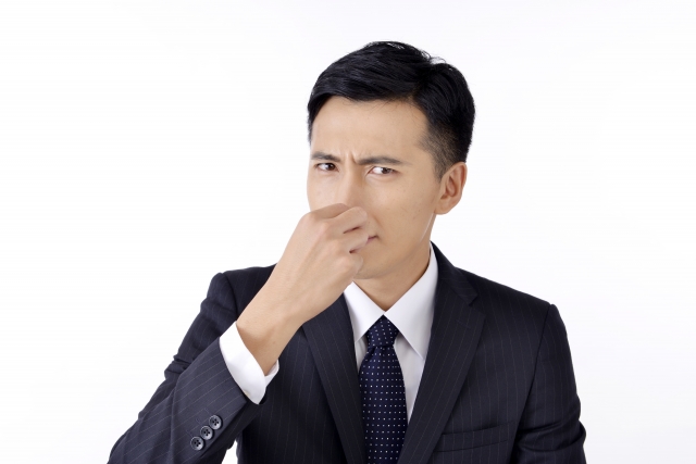 舌の磨きすぎは気になる口臭が悪化する？適切な舌磨きの仕方
