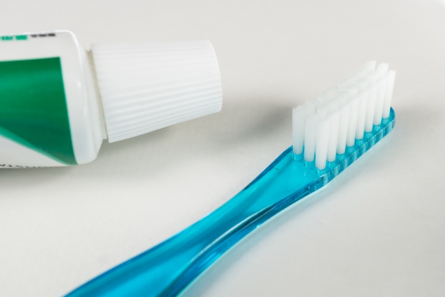 自宅の歯磨き環境を旅先へ！詰め替え容器は百均ショップで！