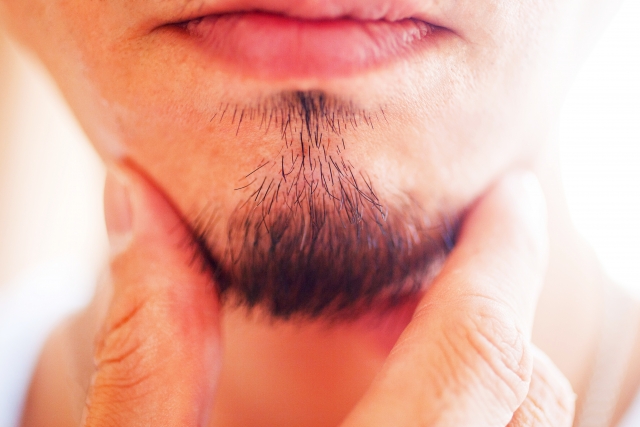 髭の基本的な整え方は？男性の髭は全体のバランスが大切！